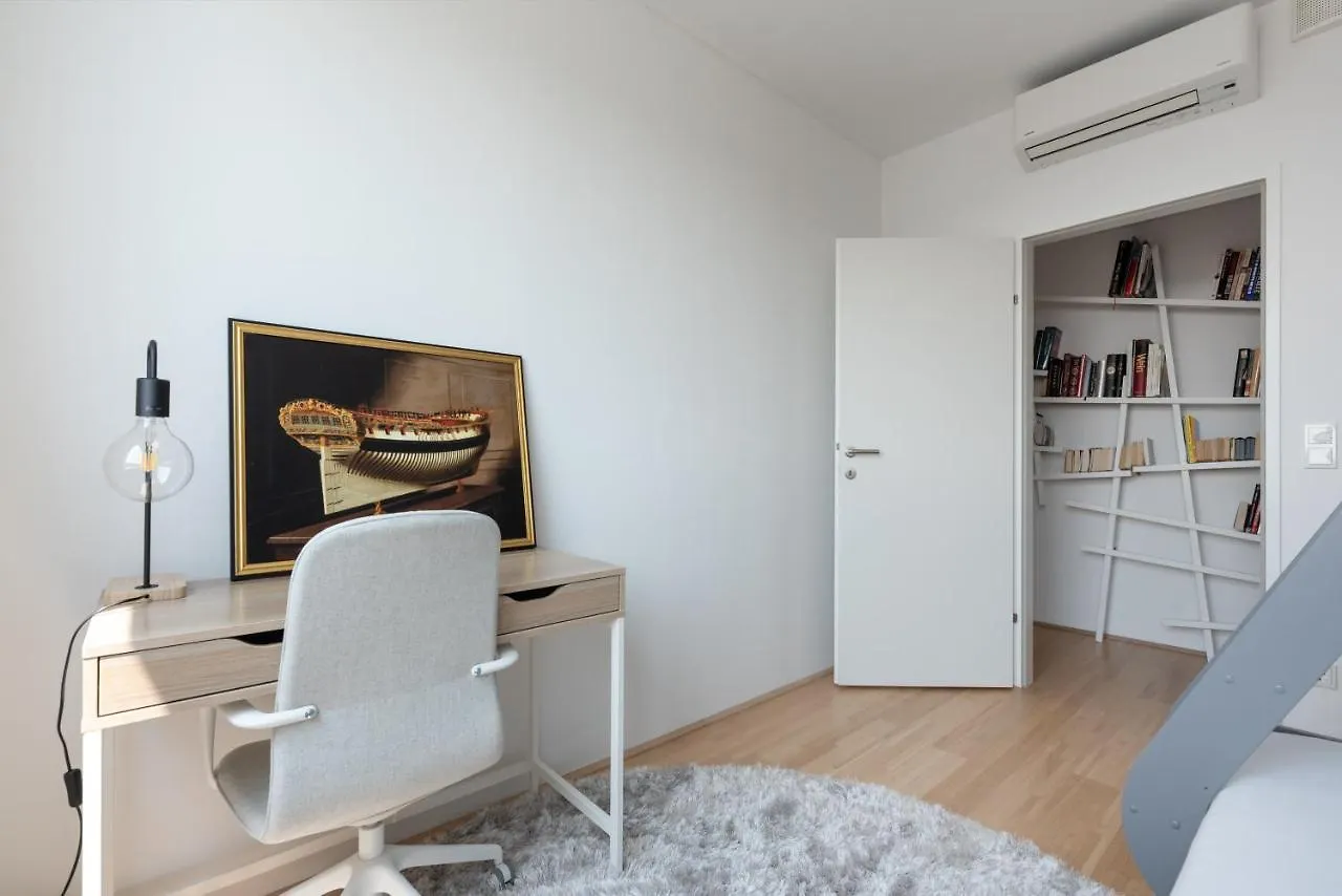 Luxus Ueber Den Wolken, 18. Stock Mit Klimaanlage Und Garage Apartment Vienna 0*,