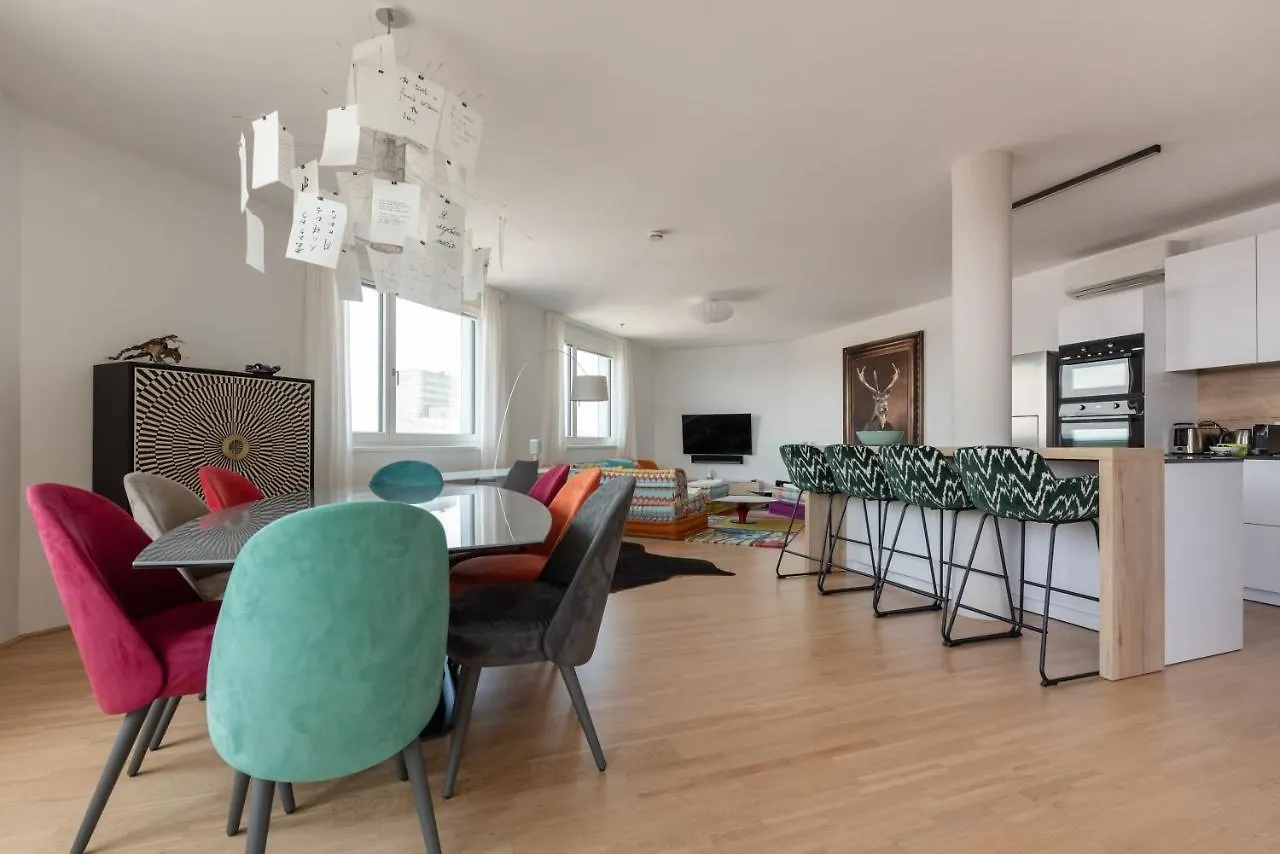 Luxus Ueber Den Wolken, 18. Stock Mit Klimaanlage Und Garage Apartment Vienna