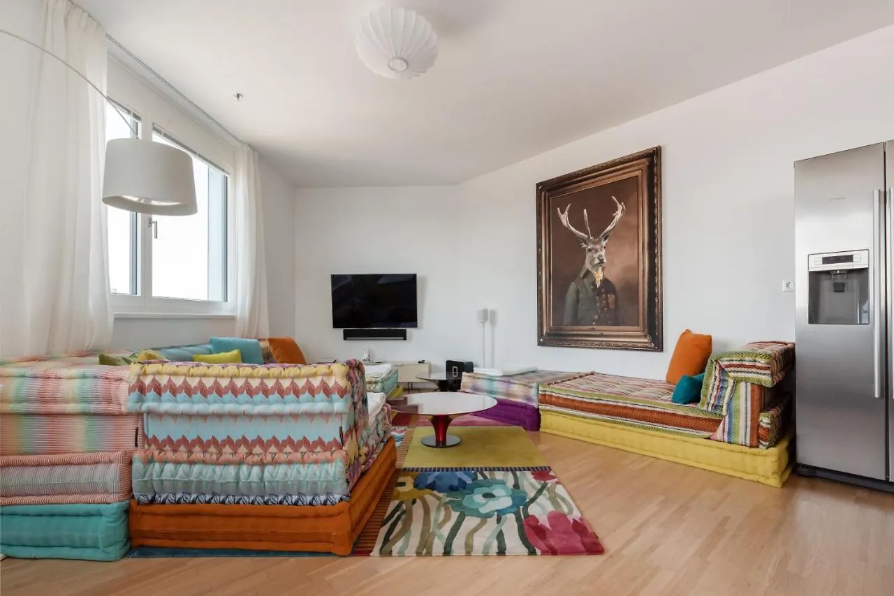 Luxus Ueber Den Wolken, 18. Stock Mit Klimaanlage Und Garage Apartment Vienna 0*,  Austria