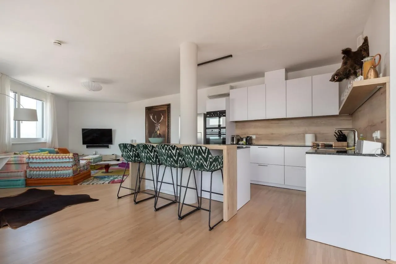 Luxus Ueber Den Wolken, 18. Stock Mit Klimaanlage Und Garage Apartment Vienna
