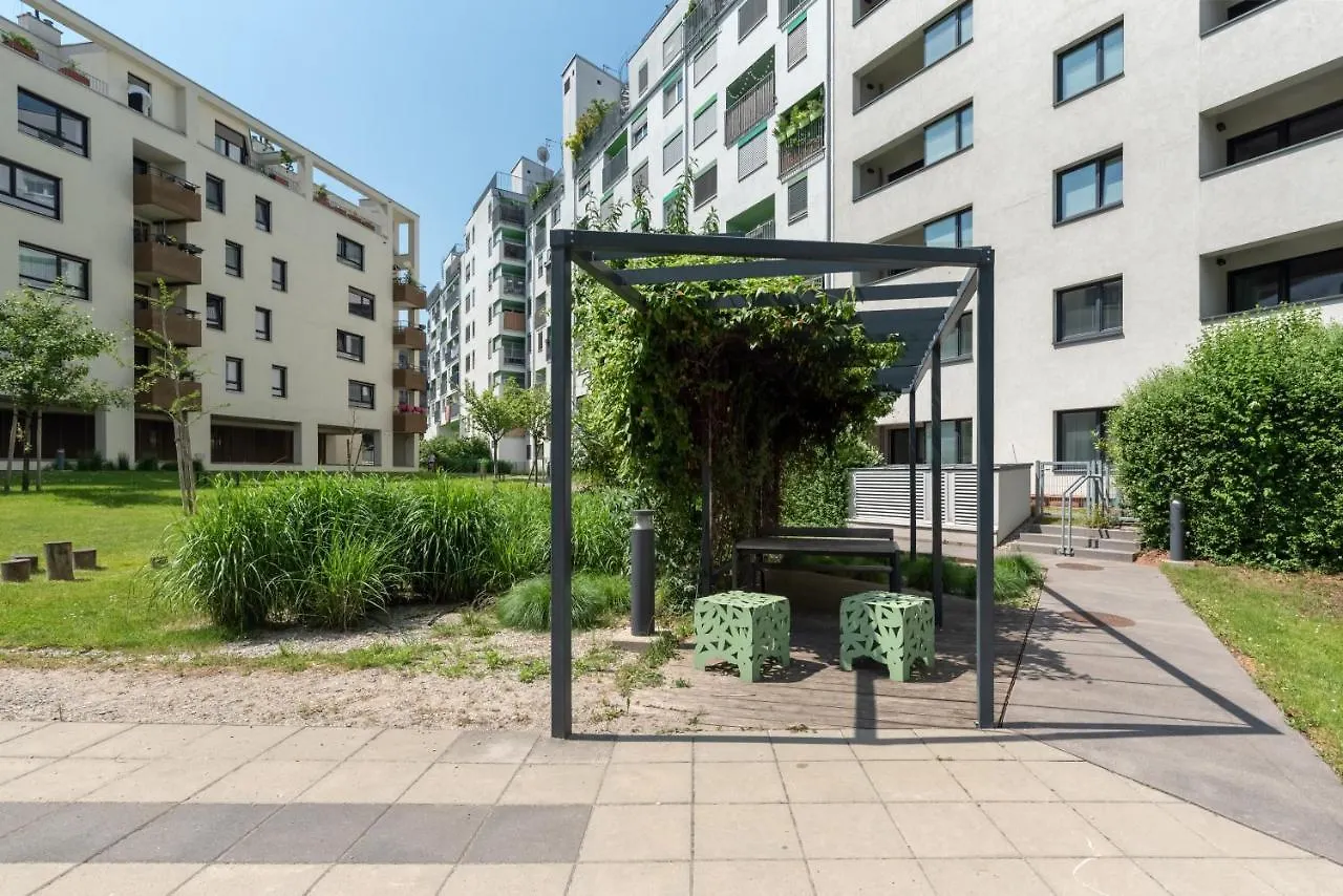 Luxus Ueber Den Wolken, 18. Stock Mit Klimaanlage Und Garage Apartment Vienna 0*,