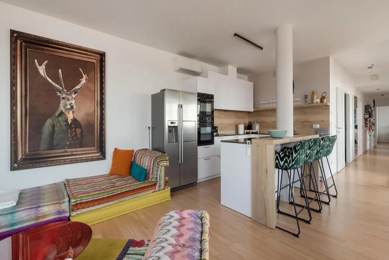 Luxus Ueber Den Wolken, 18. Stock Mit Klimaanlage Und Garage Apartment Vienna